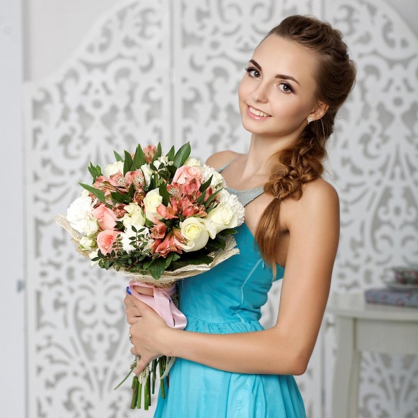 White rose 50 cm - 10, Pink rose 50 cm - 9, Spray rose: white, cream, light pink 50 cm - 10, Alstromeria white, soft pink - 8, Carnation white, cream - 9, Ruscus, Pistachio, Ribbon, Felt