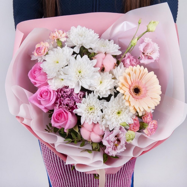 Rose Powder 50 cm Ecuador (Quicksand, Menta) - 3, Pink rose 50 cm - 2, Lilac carnation - 5, Baltica White Spray Chrysanthemum - 3, Pink Lisianthus (Eustoma) - 2, Pink Matthiola - 2, Pink spray carnation - 3, Cream gerbera - 2, Pistachio, Wrapping Paper