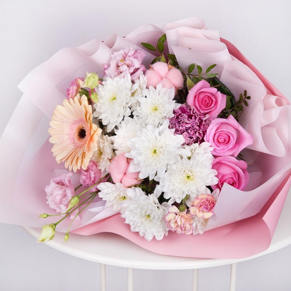 Rose Powder 50 cm Ecuador (Quicksand, Menta) - 3, Pink rose 50 cm - 2, Lilac carnation - 5, Baltica White Spray Chrysanthemum - 3, Pink Lisianthus (Eustoma) - 2, Pink Matthiola - 2, Pink spray carnation - 3, Cream gerbera - 2, Pistachio, Wrapping Paper