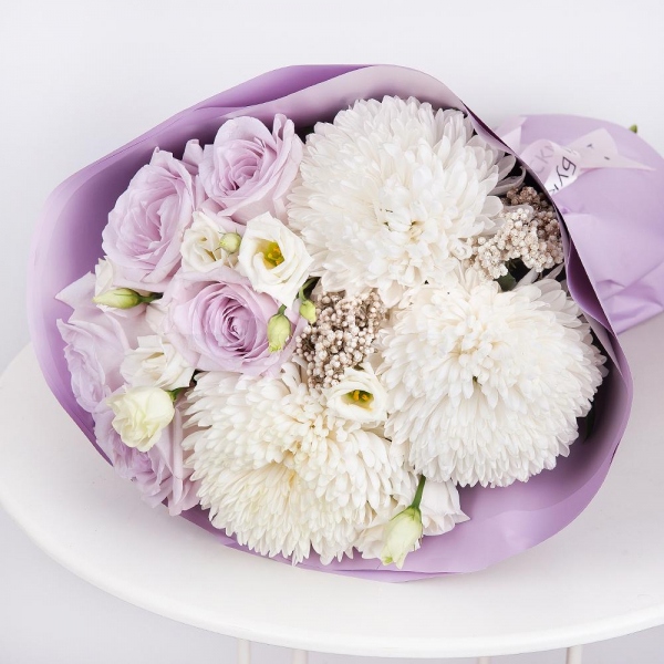 Magnum White Chrysanthemum - 4, lisianthus - 3, Lilac rose Bounty Way, 50 cm - 6, Ozotamnus, Wrapping Paper