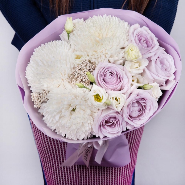 Magnum White Chrysanthemum - 4, lisianthus - 4, Lilac rose Bounty Way, 50 cm - 8, Ozotamnus, Wrapping Paper