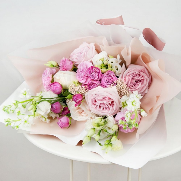 Peony rose pink 'OHara' - 3, White rose 50 cm - 4, lisianthus - 4, White Matthiola - 3, Pink carnation - 6, Bright pink spray rose mix, 50 cm - 5, Ozotamnus, Wrapping Paper