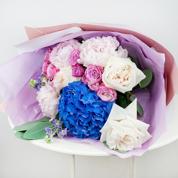 Blue/purple hydrangea - 1, Bright pink spray rose mix, 50 cm - 5, Peony pink - 3, Peony style roses - 7, Matthiola Lilac - 3, Eucalyptus populus (1 pc.), Wrapping Paper