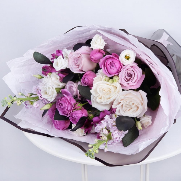 Pink rose 50 cm - 5, White rose 50 cm Ecuador - 4, Pink Matthiola - 2, Spray peony rose Misty Bubbles, 50 cm - 3, lisianthus - 4, Alstromeria lilac, purple - 4, Eucalyptus populus (1 pc.), Wrapping Paper