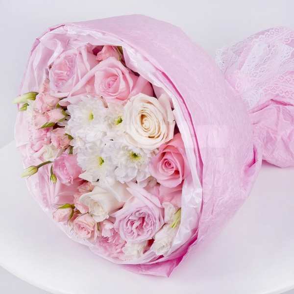 Pink rose 50 cm - 4, White rose 50 cm - 2, Baltica White Spray Chrysanthemum - 1, Peony rose pink 'OHara' - 3, Pink carnation - 3, lisianthus - 2, Bright pink spray rose mix, 50 cm - 3, Wrapping Paper