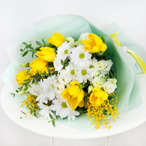 Bacardi White Spray Chrysanthemum - 3, lisianthus - 4, Yellow tulip - 13, Mimosa - 2, Eucalyptus parvifolia (1 pc.), Wrapping Paper