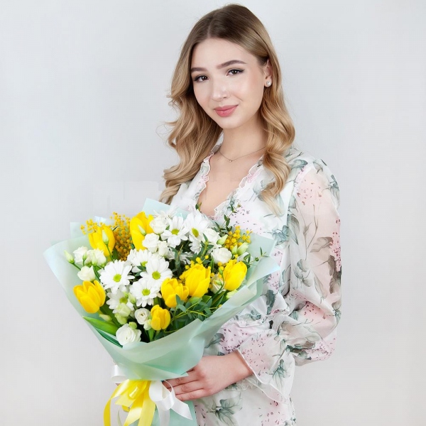 Bacardi White Spray Chrysanthemum - 3, lisianthus - 4, Yellow tulip - 13, Mimosa - 2, Eucalyptus parvifolia (1 pc.), Wrapping Paper