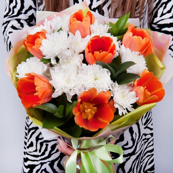 Baltica White Spray Chrysanthemum - 4, Orange tulip - 9, Ruscus, Wrapping Paper, Ribbon