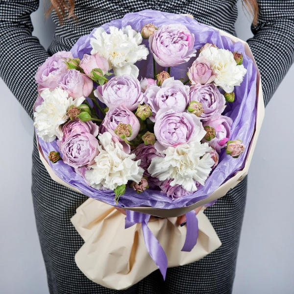 Peony sprayrose - 7, Alstromeria white, soft pink - 8, Wrapping Paper, Ribbon