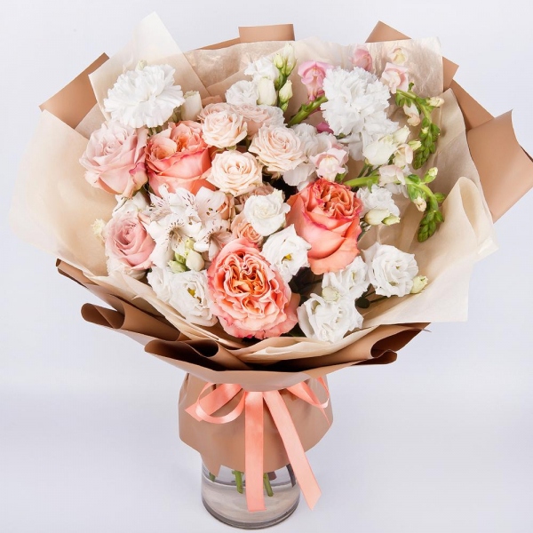 Rose Powder 50 cm Ecuador (Quicksand, Menta) - 3, Peony rose Kahala 50 cm - 4, Spray rose: white, cream, light pink 50 cm - 3, Carnation white, cream - 4, Alstromeria white, soft pink - 3, lisianthus - 4, Ornithogalum, Wrapping Paper