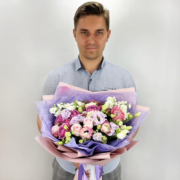 White anemone - 5, Spray peony rose Misty Bubbles, 50 cm - 3, lisianthus - 1, White Matthiola - 3, Pink rose 50 cm - 5, Purple Lisianthus (Eustoma) - 1, Pistachio, Wrapping Paper