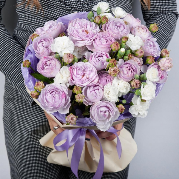 Peony sprayrose - 9, Alstromeria white, soft pink - 10, Wrapping Paper, Ribbon