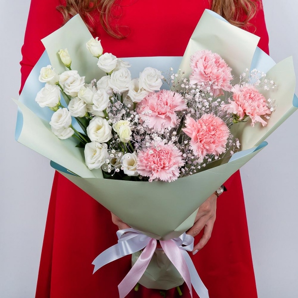 lisianthus - 5, Pink carnation - 9, Gypsophila - 1, Wrapping Paper