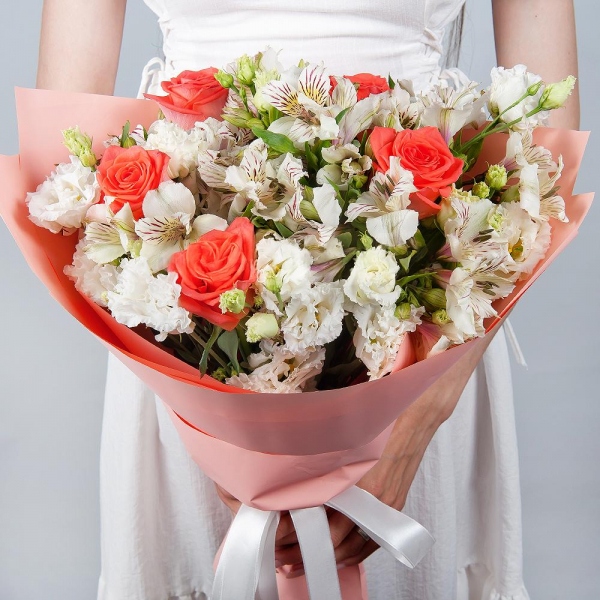 Pink rose 50 cm - 7, Alstromeria white, soft pink - 9, lisianthus - 3, Wrapping Paper