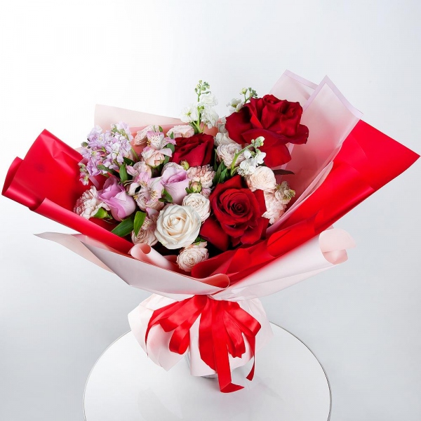 Rose Red 50 cm Ecuador - 3, White Matthiola - 2, Carnation white, cream - 6, Alstromeria white, soft pink - 5, Peony sprayrose - 3, Pink rose 50 cm - 4, White rose 50 cm - 4, Pink Matthiola - 2, Wrapping Paper