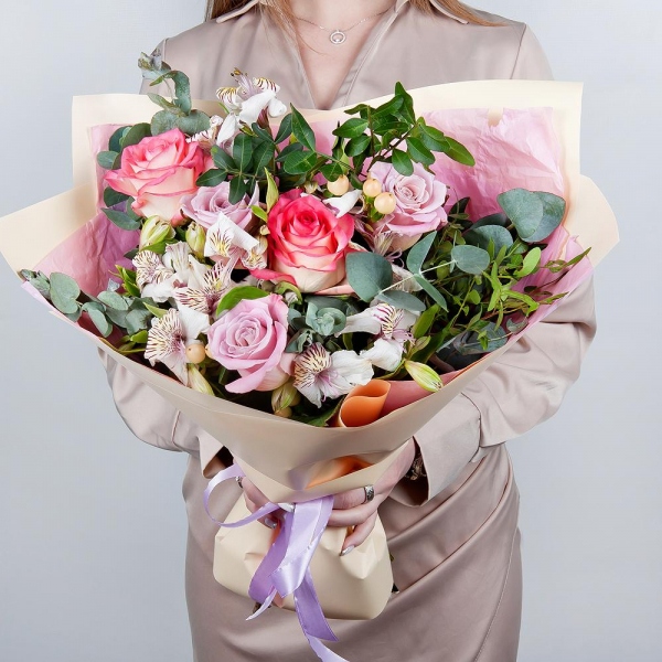 Pink rose 50 cm - 7, Alstromeria white, soft pink - 6, Hypericum, Pistachio, Wrapping Paper, Eucalyptus