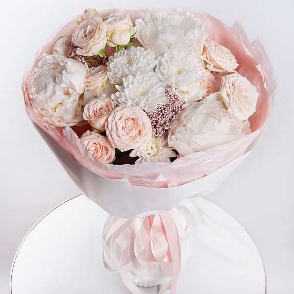 Peony white - 3, Baltica White Spray Chrysanthemum - 3, Peony sprayrose - 5, Ozotamnus, Wrapping Paper
