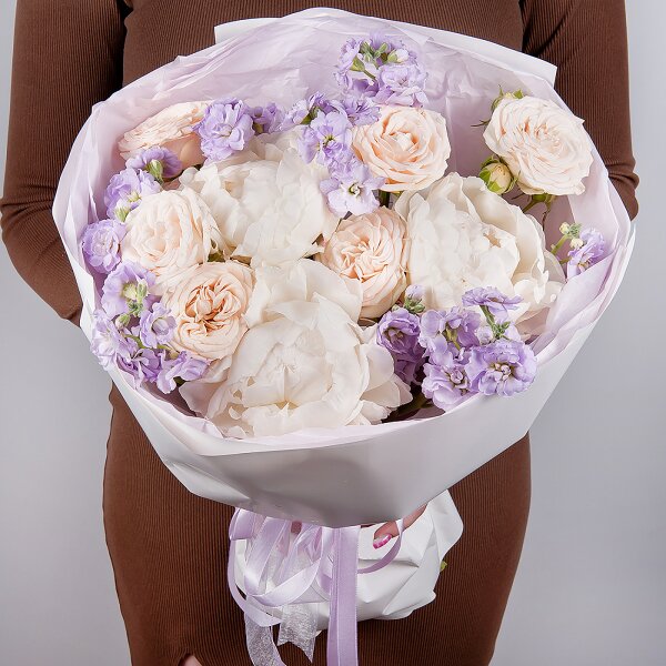 Peony white - 3, Peony sprayrose - 7, Matthiola Lilac - 3, Wrapping Paper