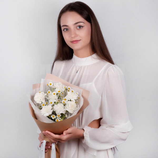 Carnation white, cream - 11, Chamomile - 3, Wrapping Paper