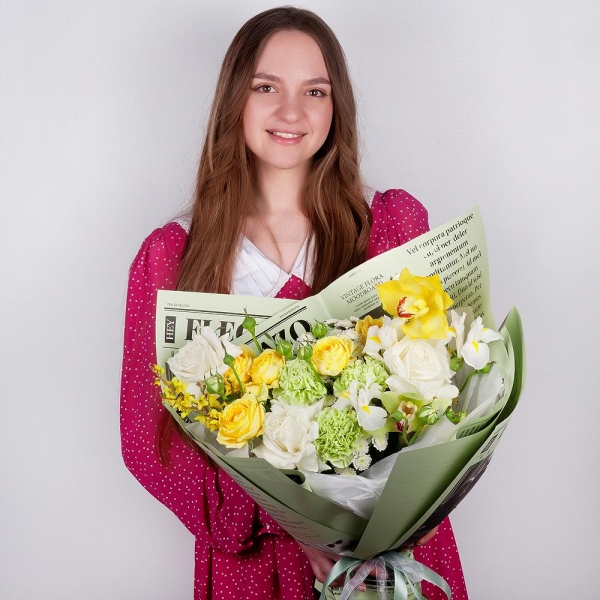 Orchid bud yellow/brown Cymbidium - 1, Green carnation - 7, White iris - 5, Athos poms Stallion - 3, Peony sprayrose - 2, White rose 50 cm Ecuador - 5, Green Cymbidium Orchid Bud - 1, Flask for orchids, Artificial branch, Wrapping Paper