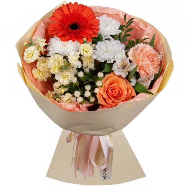 Герберы - 1, Хризантема кустовая Балтика белая - 1, Маттиола белая - 1, Альстромерия белая, нежно-розовая - 3, Гвоздика розовая - 2, Роза кремовая 50 см - 1, Гиперикум, Фисташка, Современная упаковка