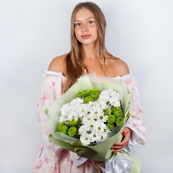 Bacardi White Spray Chrysanthemum - 5, Athos pom Feeling Green - 4, Wrapping Paper