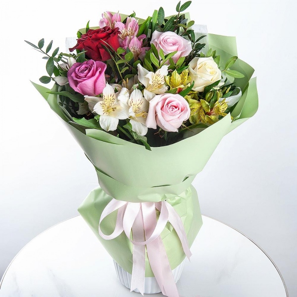 Red rose 50 cm - 1, White rose 50 cm - 2, White rose 50 cm - 1, Pink rose 50 cm - 5, Alstromeria white, soft pink - 4, Alstromeria Yellow, Orange - 2, Pistachio, Wrapping Paper