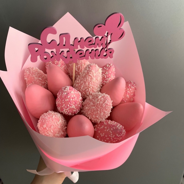Клубника в шоколаде "Розовый фламинго" с кокосовой стружкой